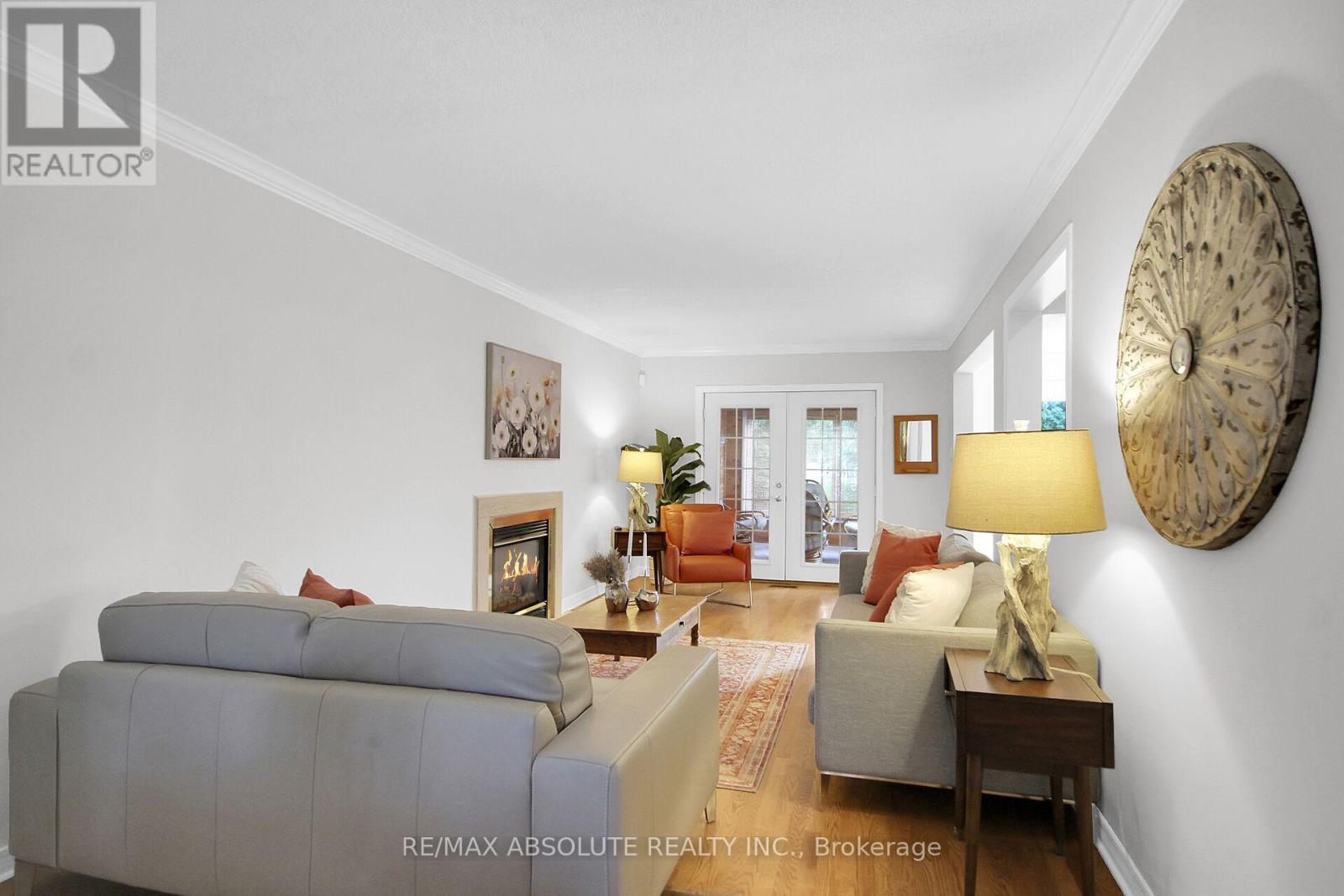 Huge Living Area - 38 Forestglade Crescent, Ottawa, ON
