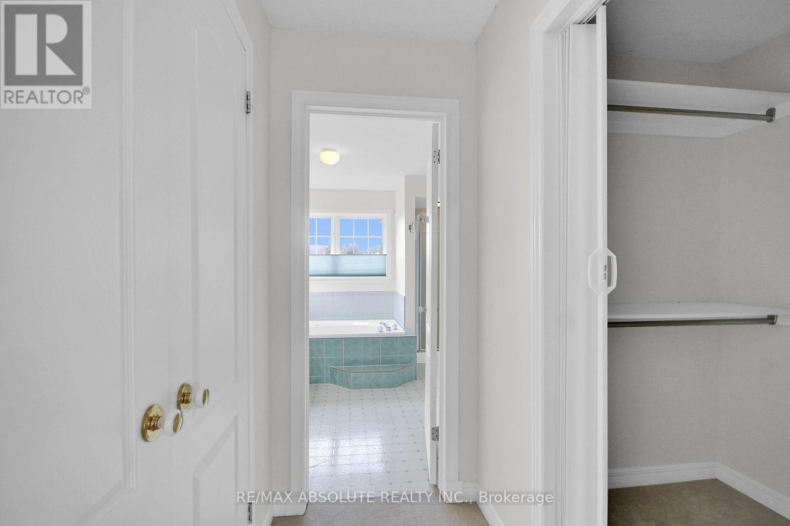 Primary Bedroom w walk in closet and 2nd closet - 38 Forestglade Crescent, Ottawa, ON