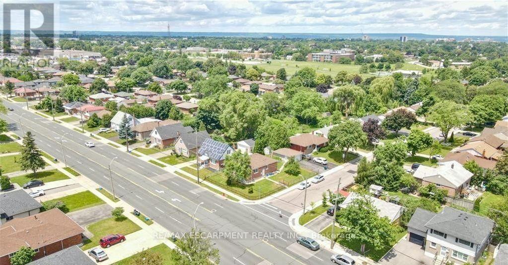 2 - 609 Mohawk Road E, Hamilton, ON