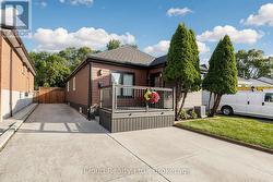 623 KNOX AVENUE Hamilton, ON L8H 6K2