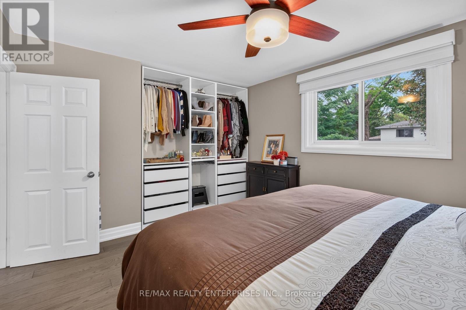 1957 Delaney Drive, Mississauga, ON