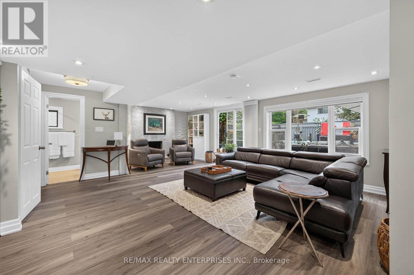 1957 Delaney Drive, Mississauga, ON