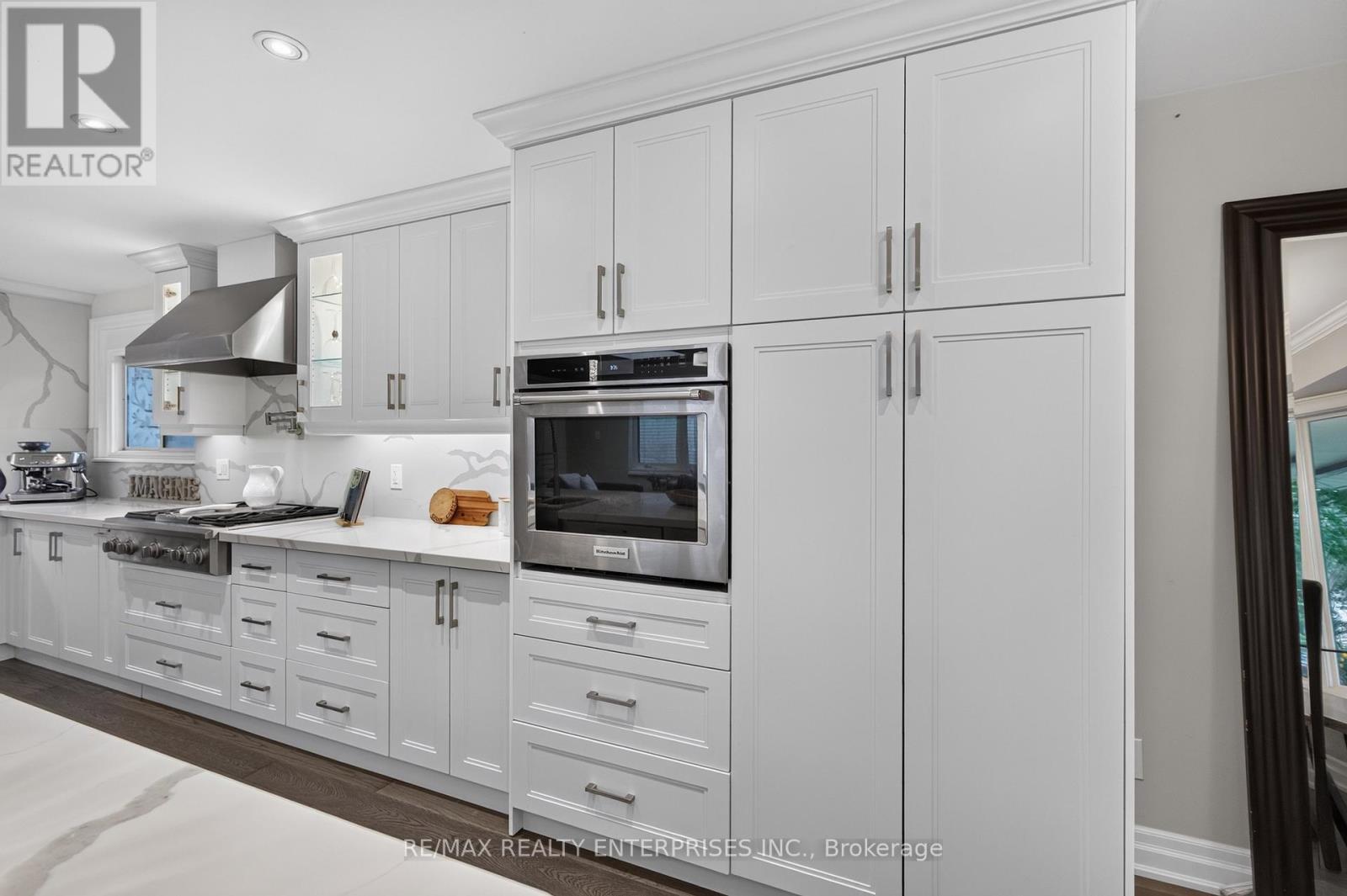 1957 Delaney Drive, Mississauga, ON