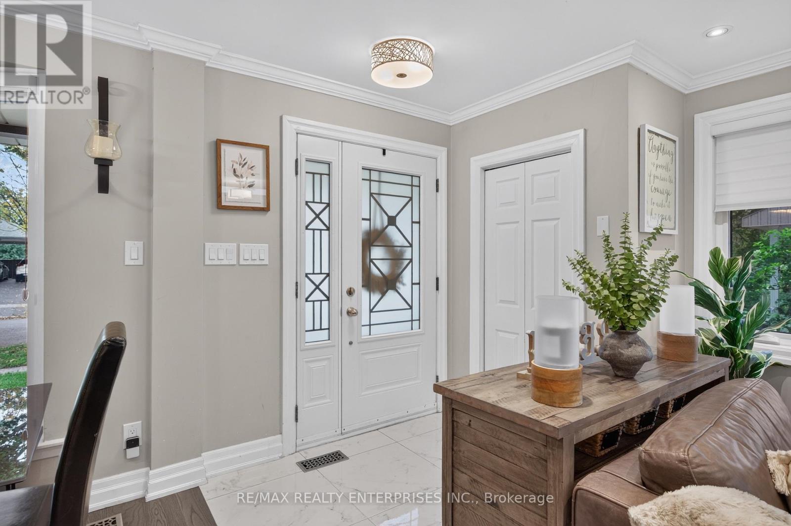 1957 Delaney Drive, Mississauga, ON