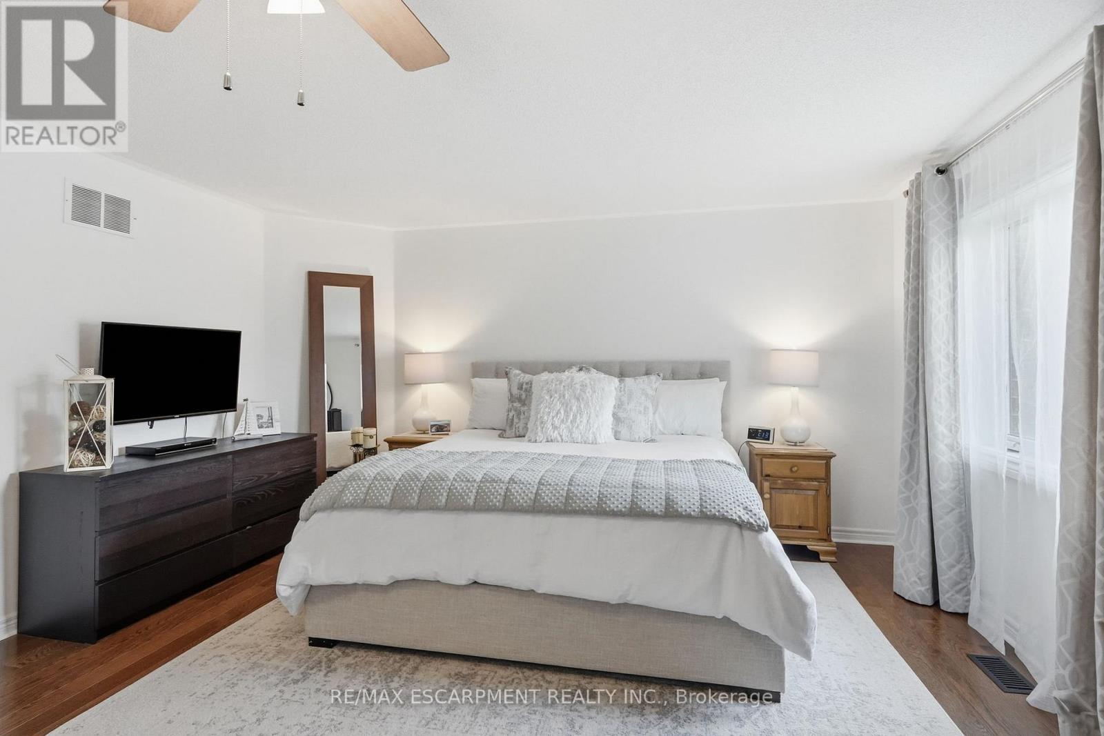 5347 Jameson Crescent, Burlington, ON
