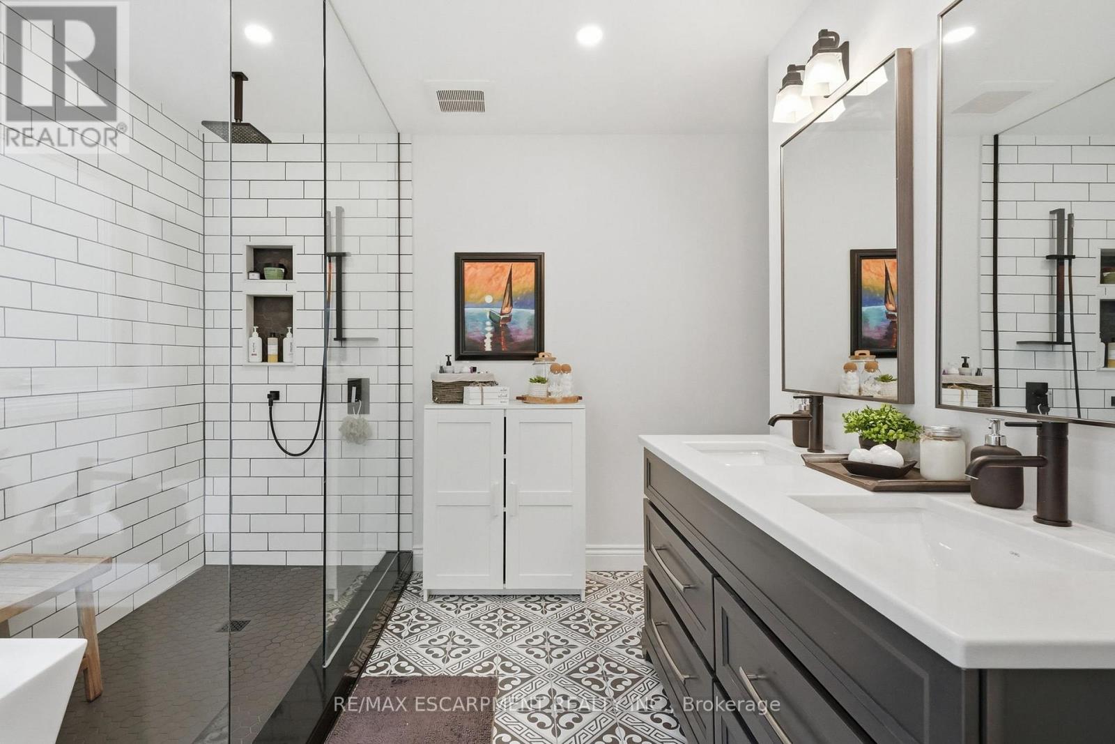 5347 Jameson Crescent, Burlington, ON