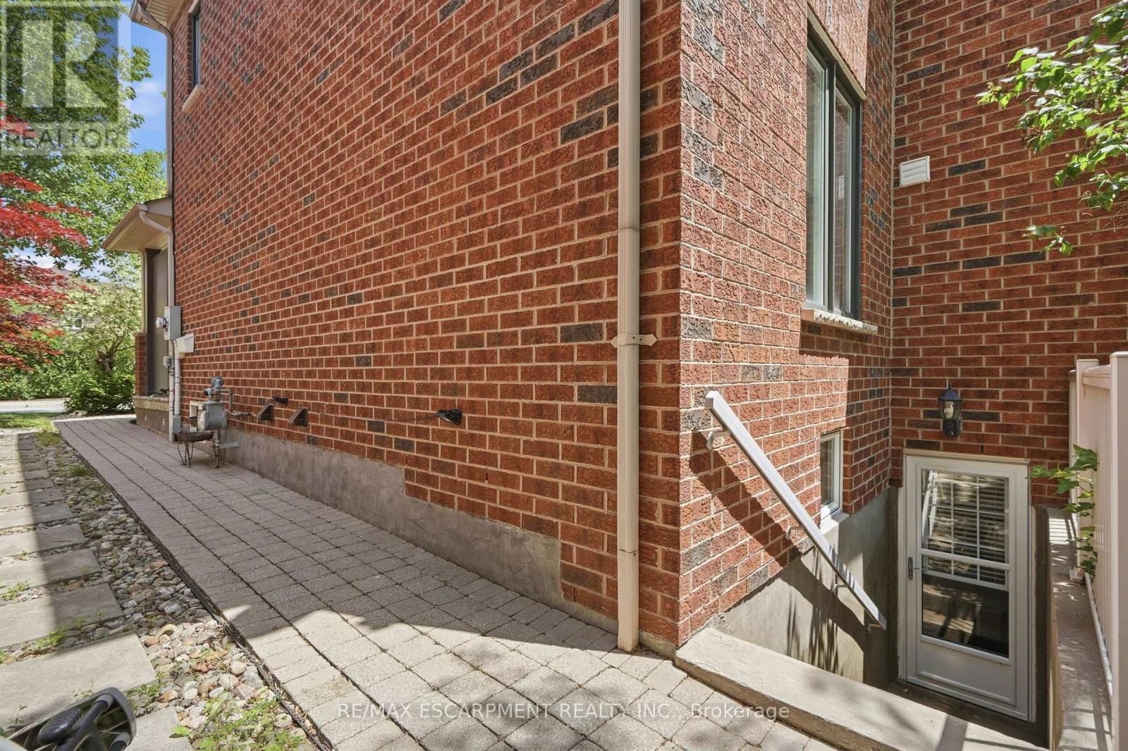 5347 Jameson Crescent, Burlington, ON