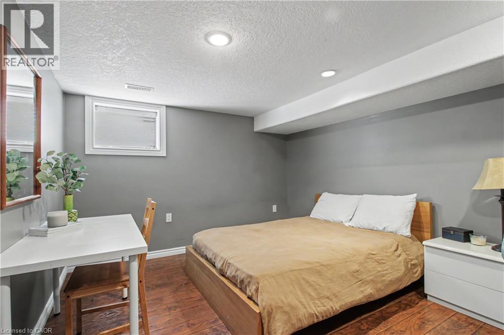 17 Athlone Road, Cambridge, ON