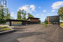 227 GRANDVIEW ROAD Ottawa, ON K2H 8B9