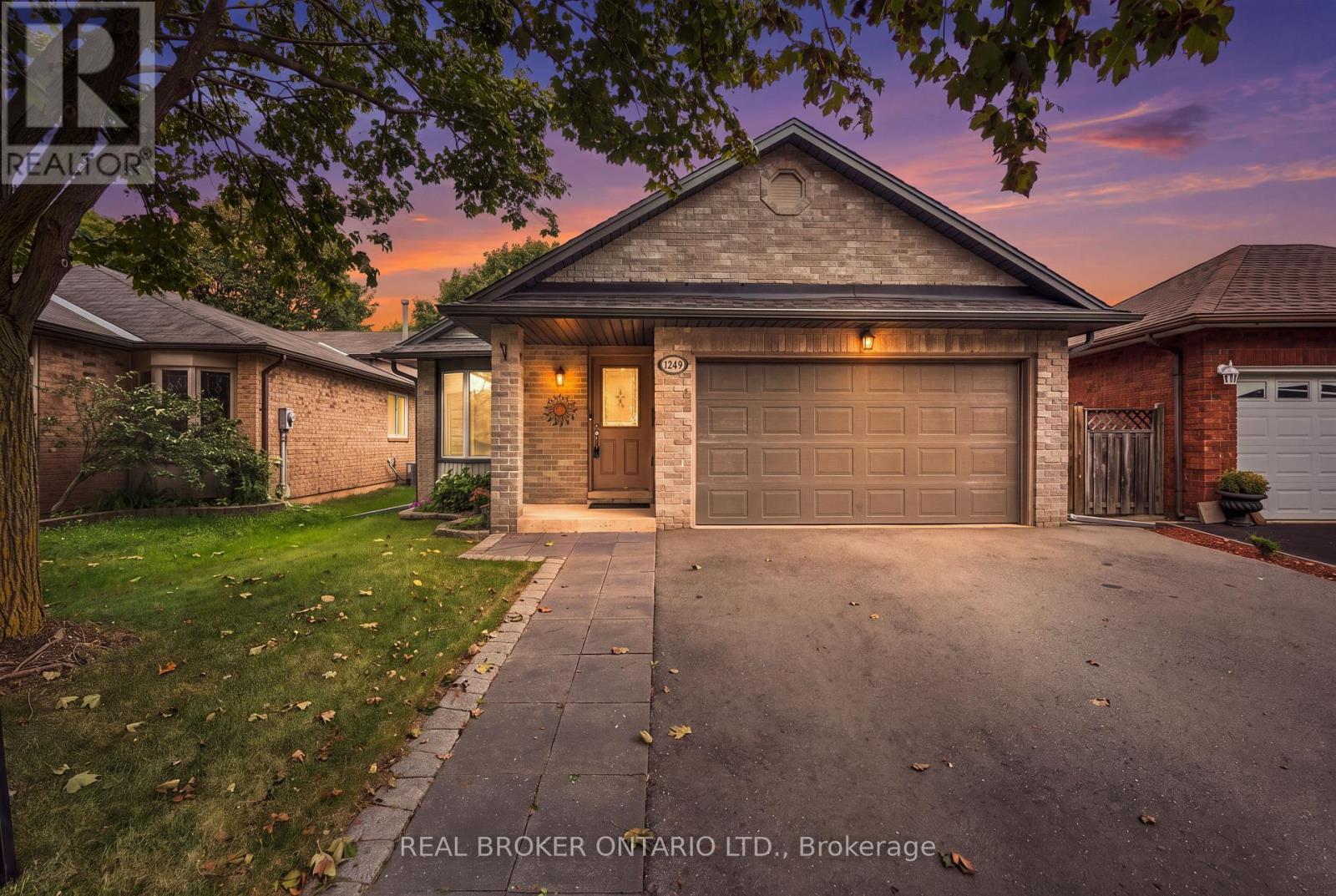 1249 Thorpe Road, Burlington, ON