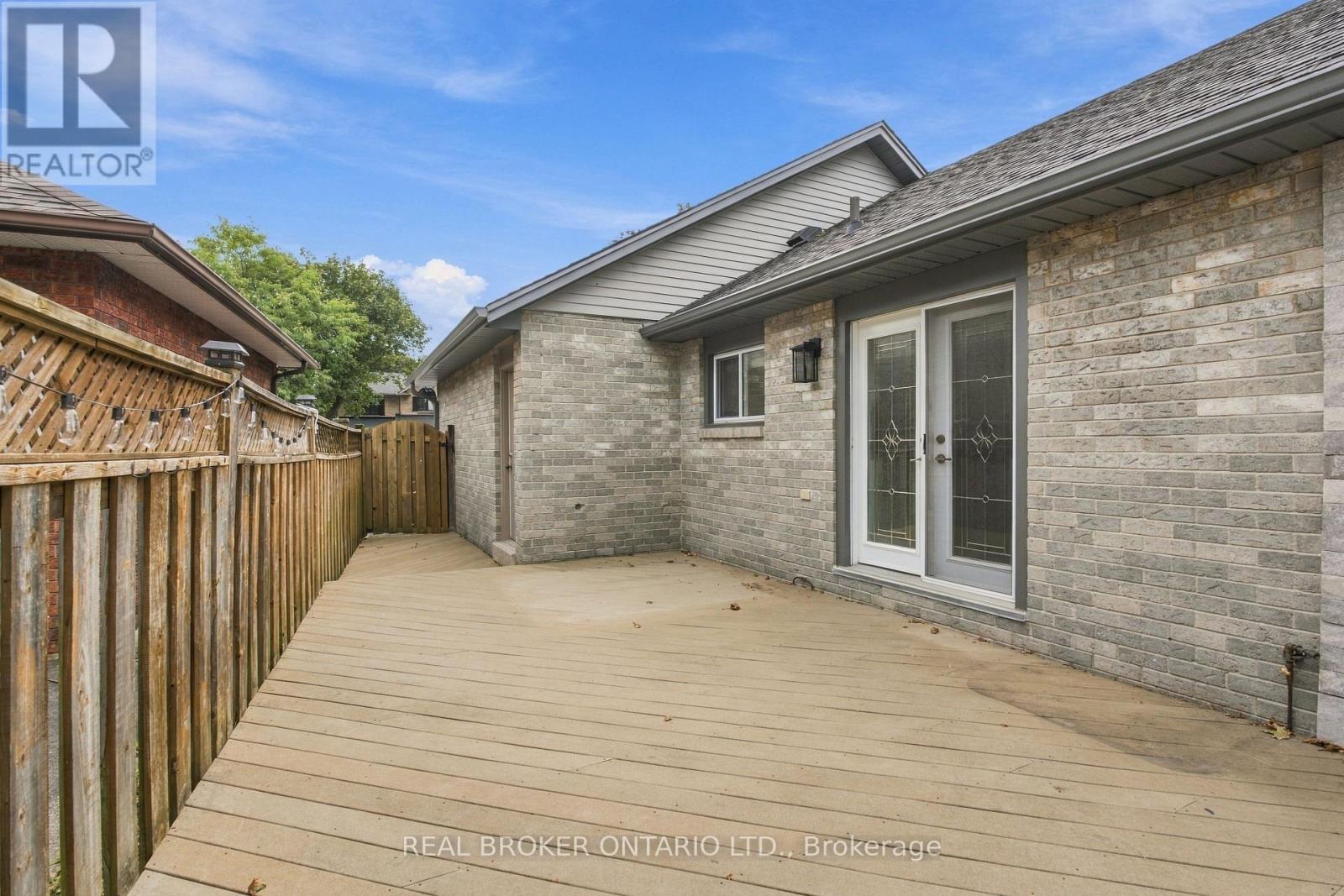 1249 Thorpe Road, Burlington, ON
