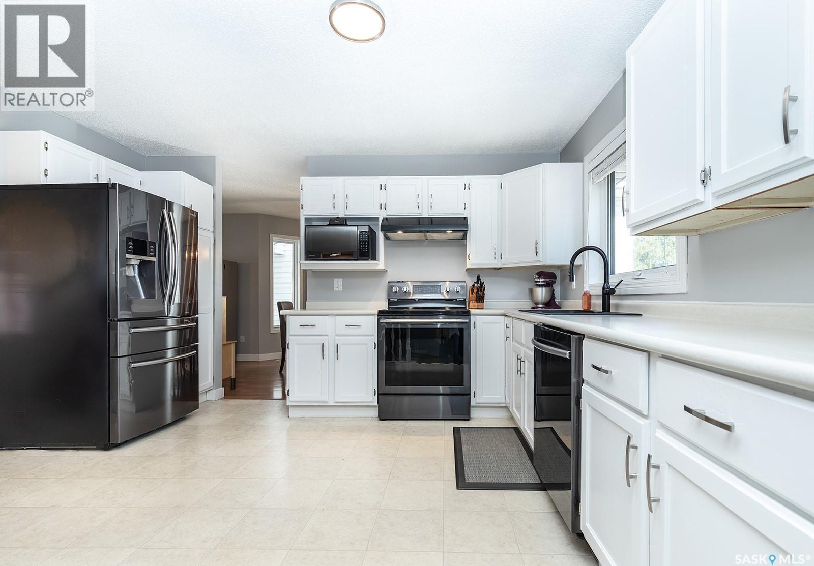 343 Armstrong Way, Saskatoon, SK