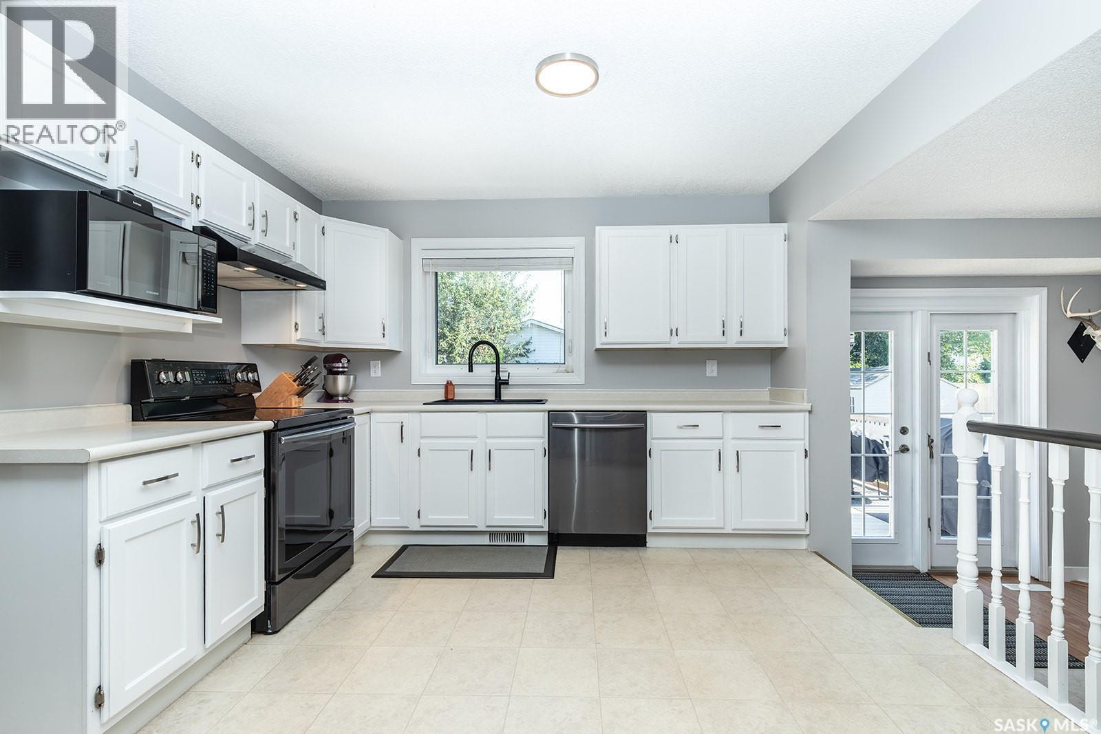 343 Armstrong Way, Saskatoon, SK