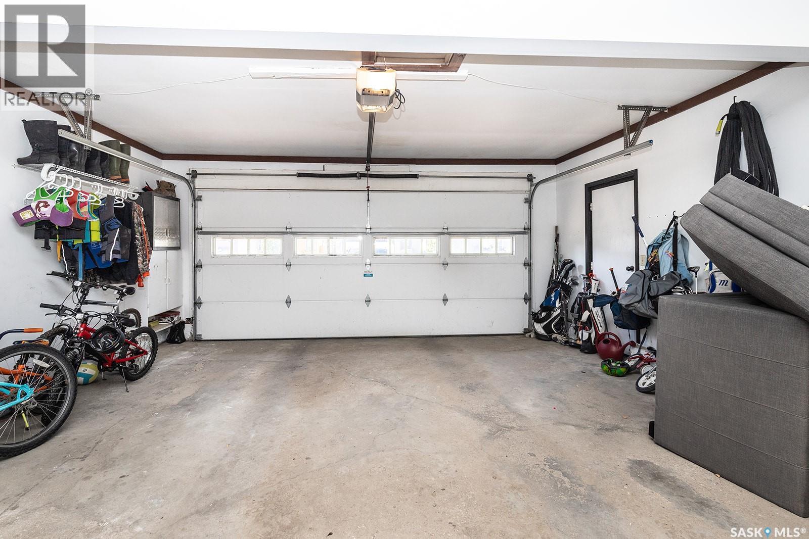 343 Armstrong Way, Saskatoon, SK
