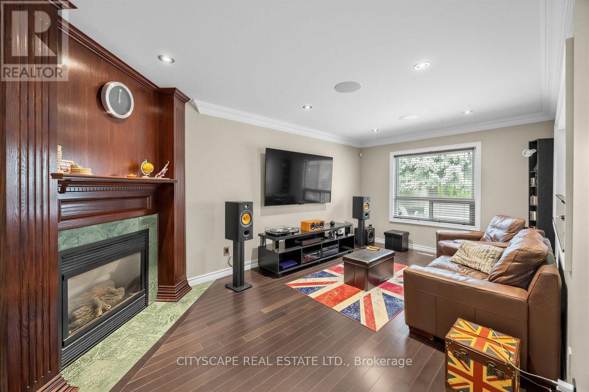 5610 Cortina Crescent, Mississauga, ON