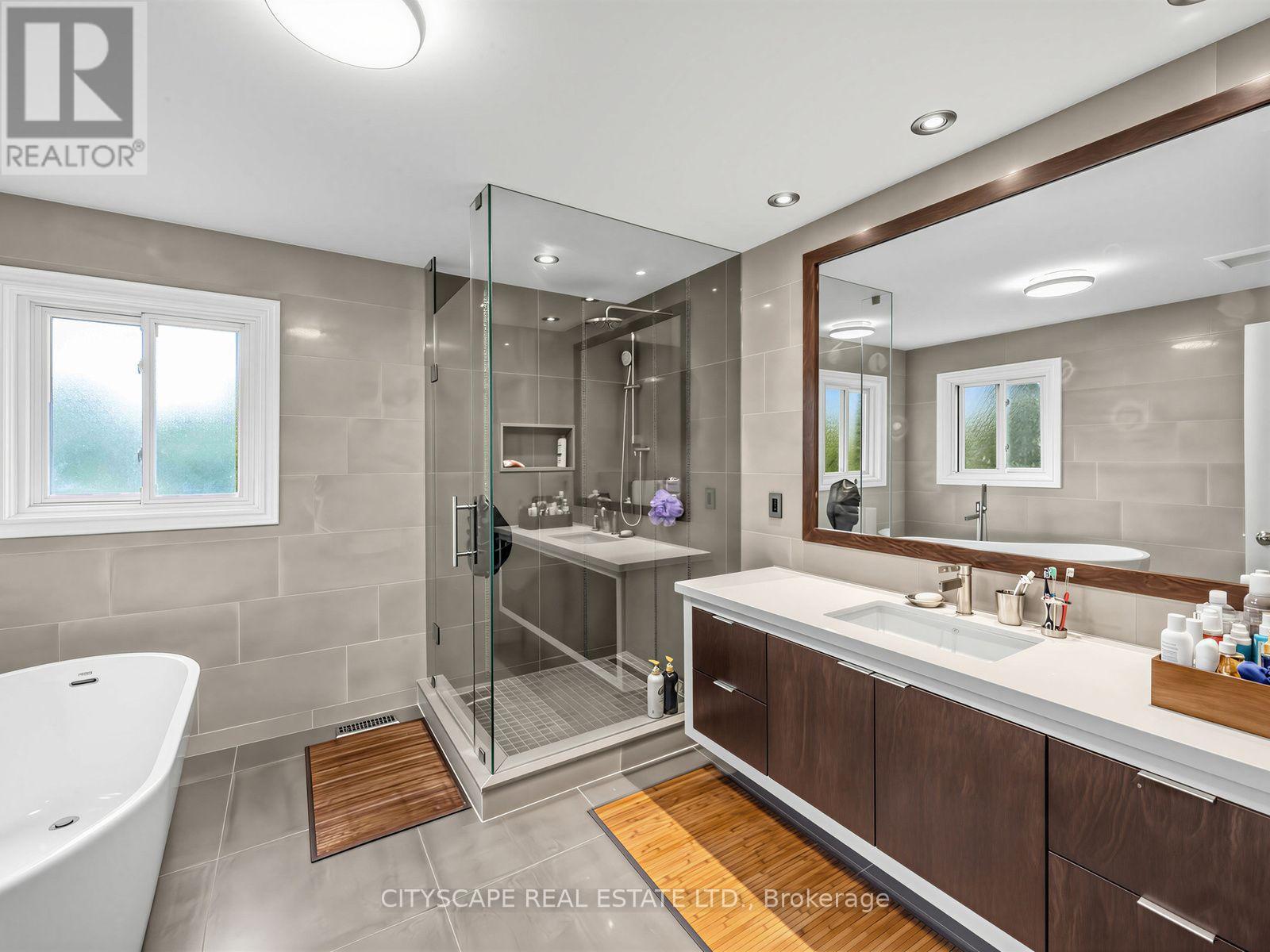 5610 Cortina Crescent, Mississauga, ON