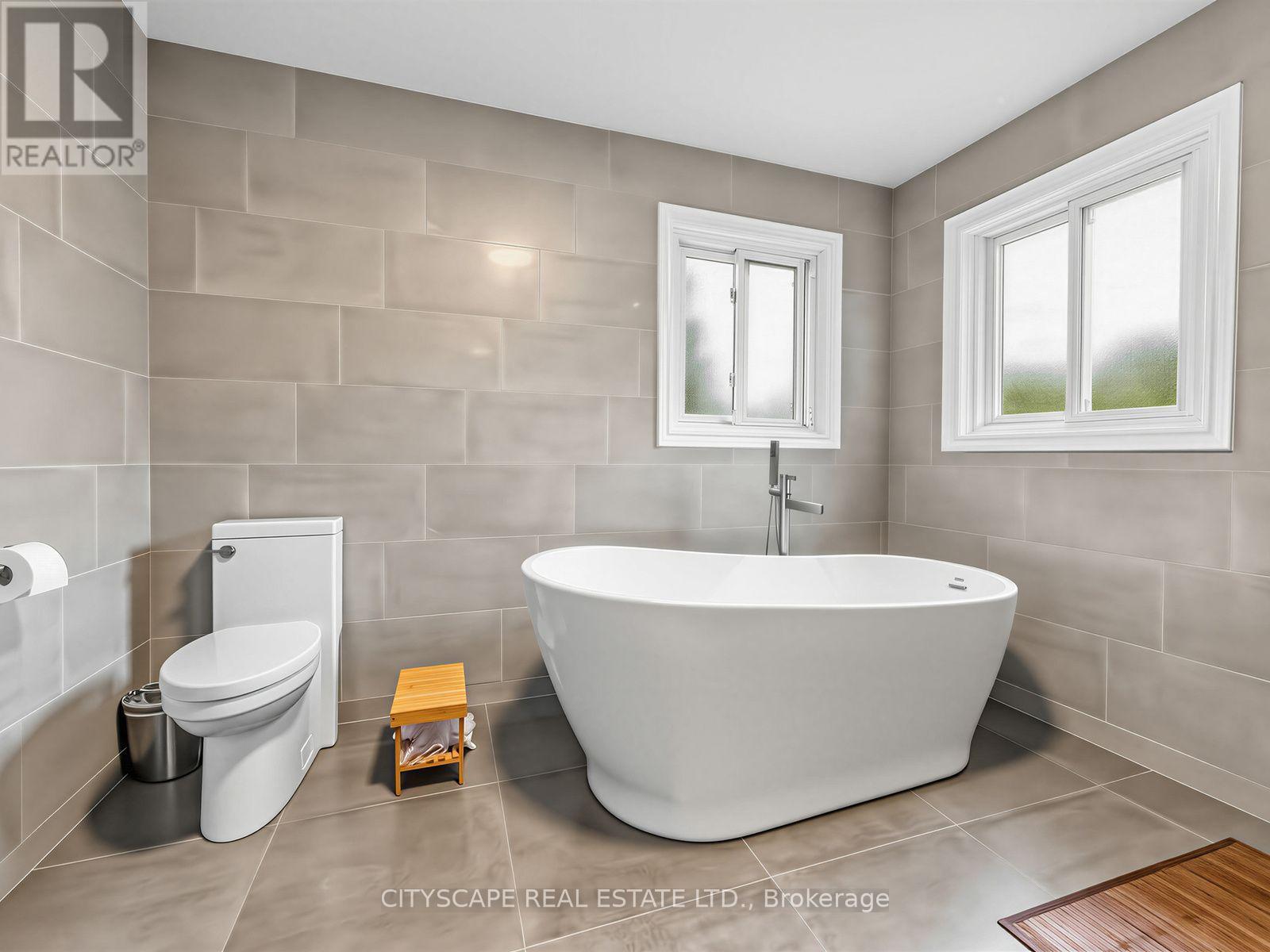 5610 Cortina Crescent, Mississauga, ON