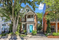 1 - 127 THIRD AVENUE Ottawa, ON K1S 2J9