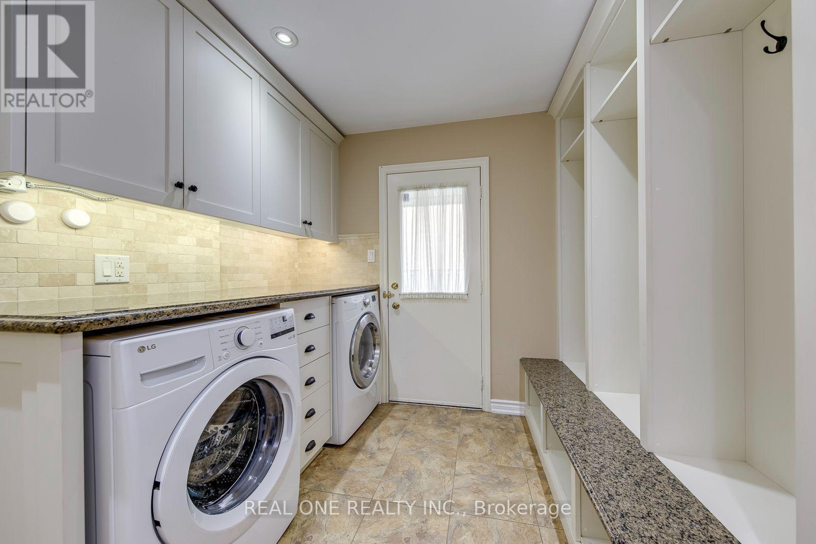 3944 Glamis Court, Mississauga, ON