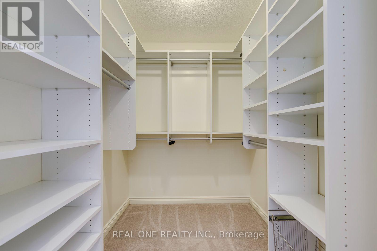 3944 Glamis Court, Mississauga, ON