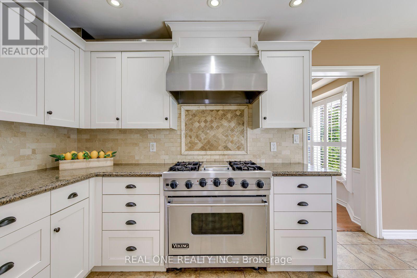 3944 Glamis Court, Mississauga, ON