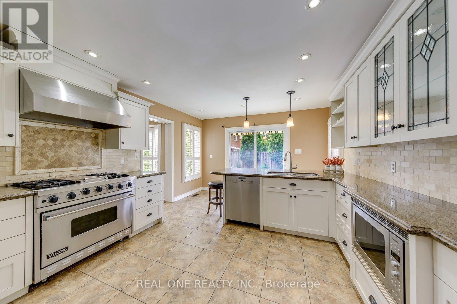 3944 Glamis Court, Mississauga, ON