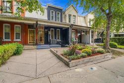 321 EUCLID AVENUE Toronto, ON M6J 2K1