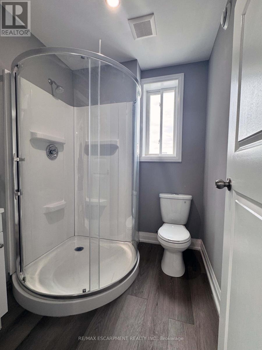 302 Queenston Road, Hamilton, ON
