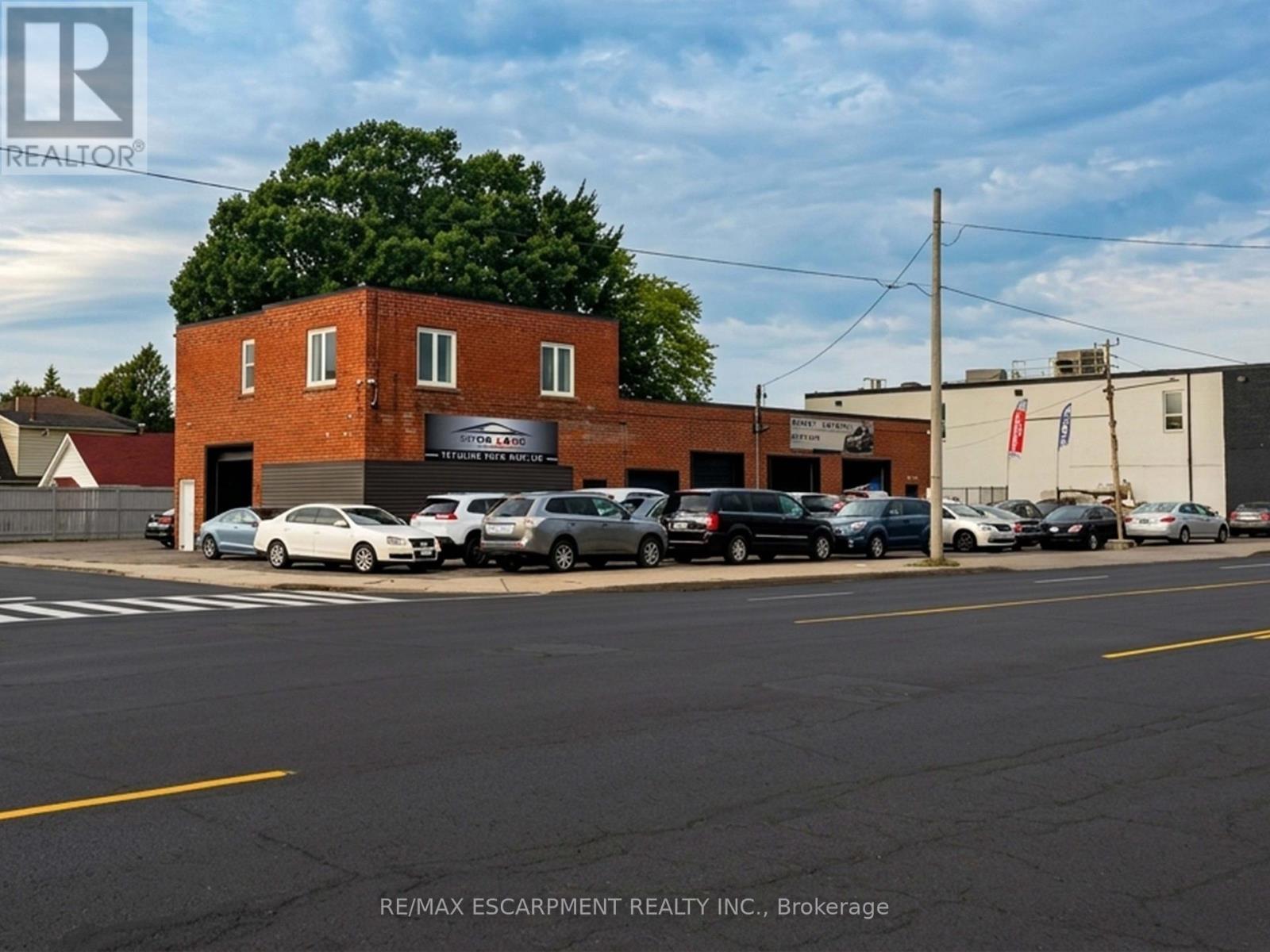 302 Queenston Road, Hamilton, ON