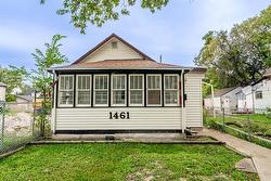 1461 Winnipeg Avenue W Winnipeg, MB R3E 0S9