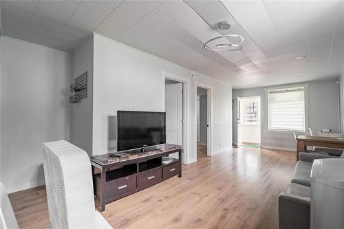 1461 Winnipeg Avenue W, Winnipeg, MB 