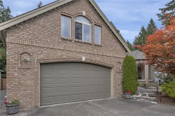 901 Savary Dr Qualicum Beach, BC V9K 1R7