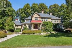 29 MACKINNON ROAD Ottawa, ON K1M 0G4