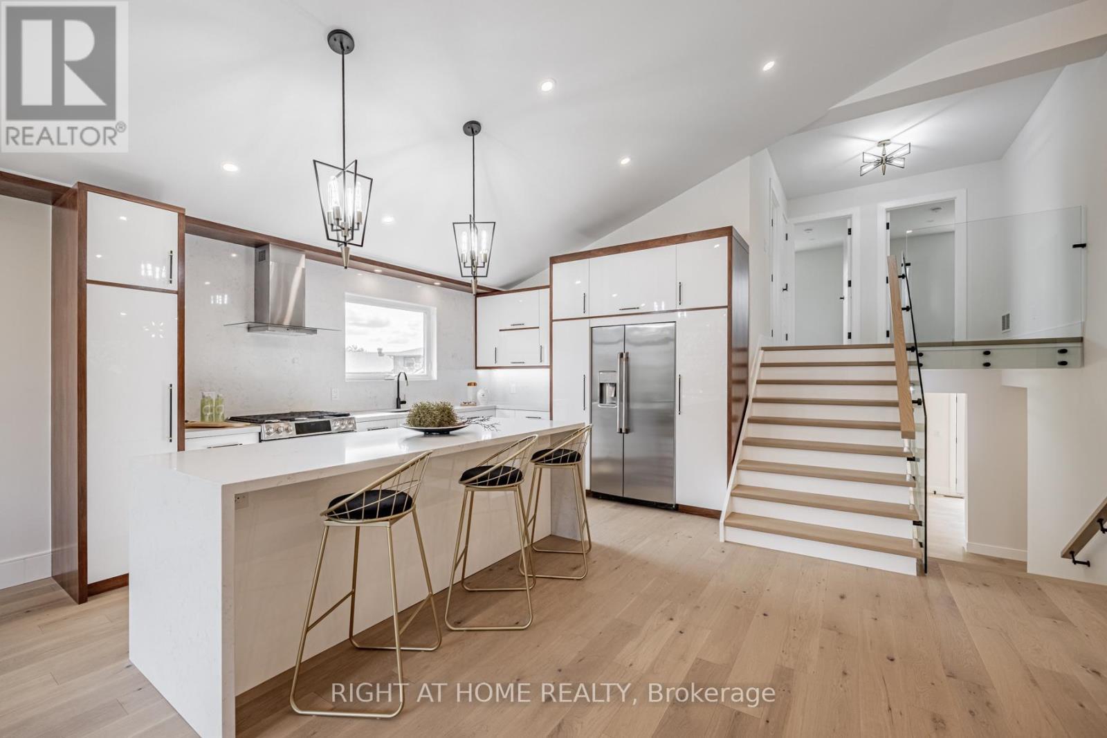 690 Hillman Crescent, Mississauga, ON