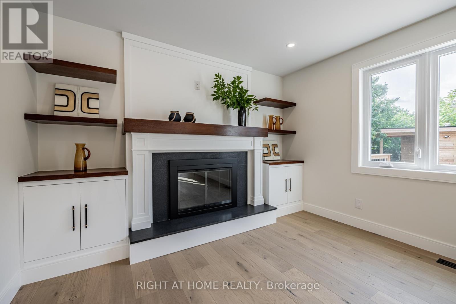 690 Hillman Crescent, Mississauga, ON