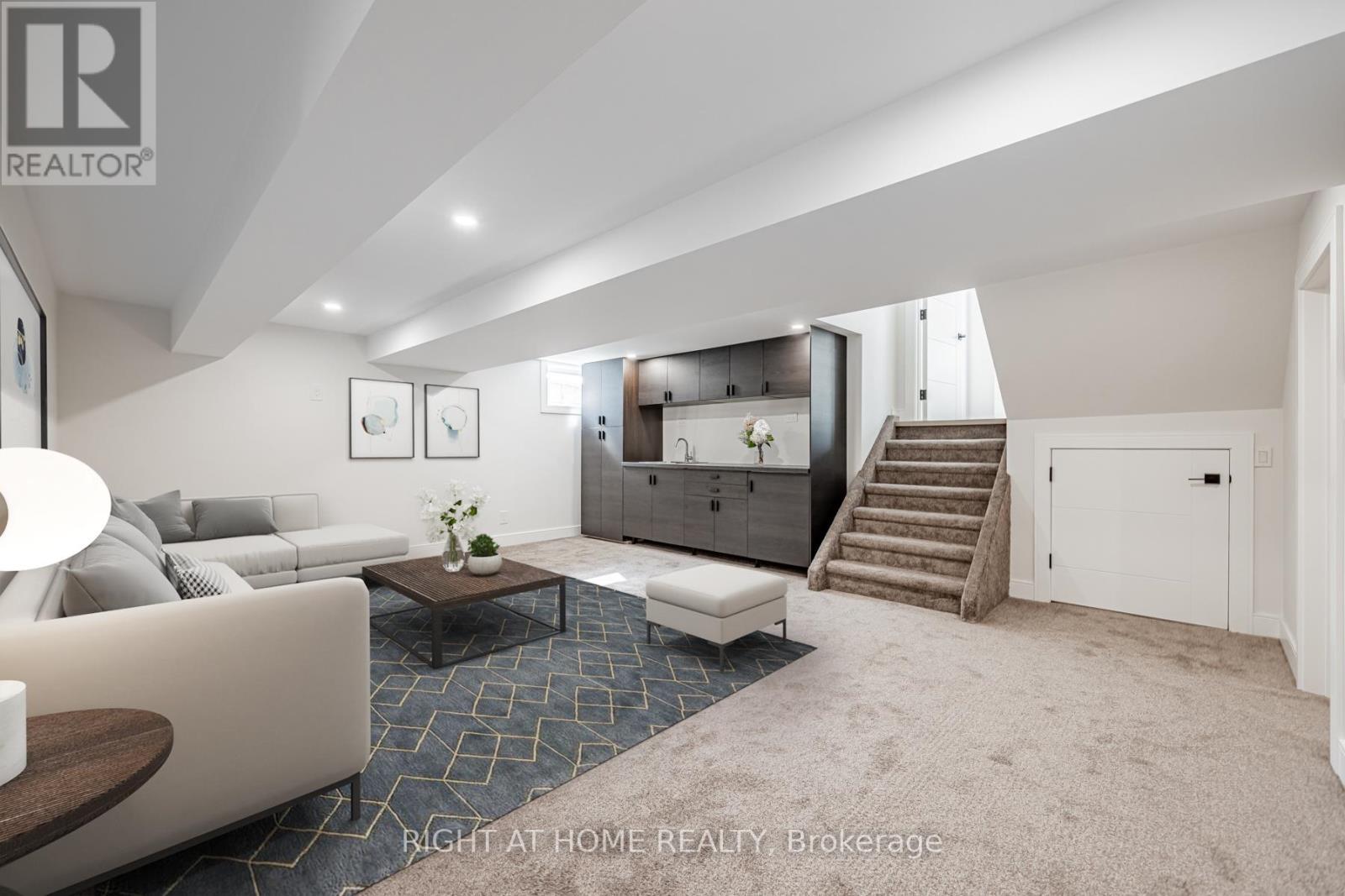 690 Hillman Crescent, Mississauga, ON