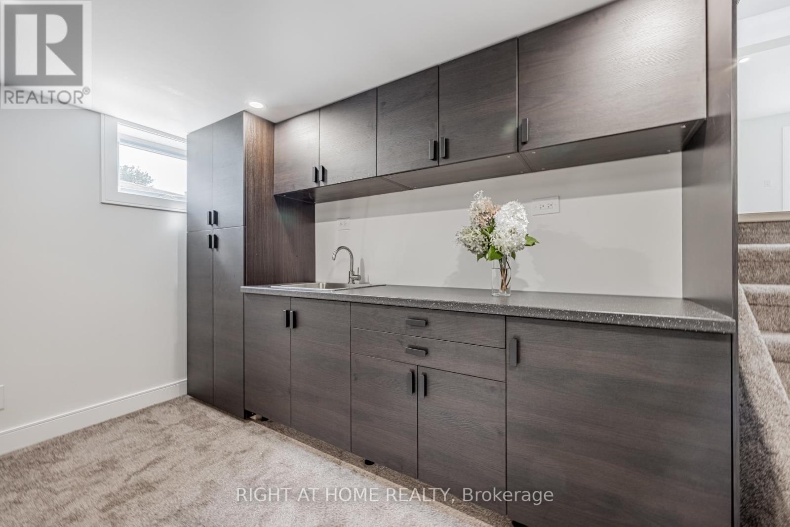 690 Hillman Crescent, Mississauga, ON
