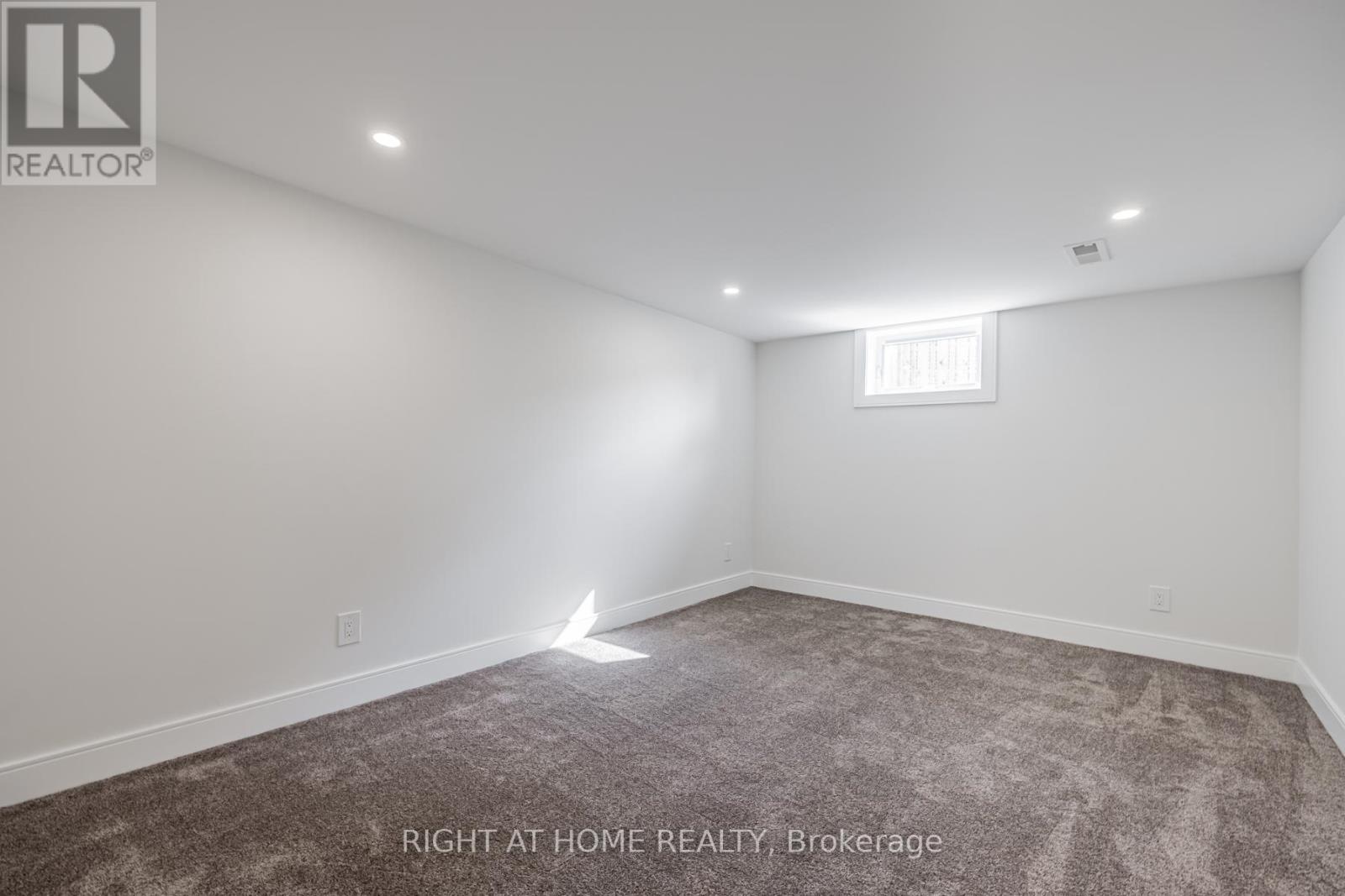 690 Hillman Crescent, Mississauga, ON