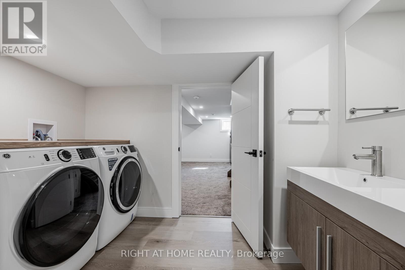 690 Hillman Crescent, Mississauga, ON