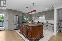 Custom Centre Island -