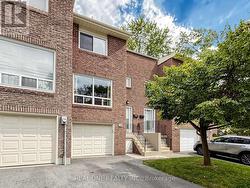 174 RUSTY CRESTWAY Toronto, ON M2J 2Y6