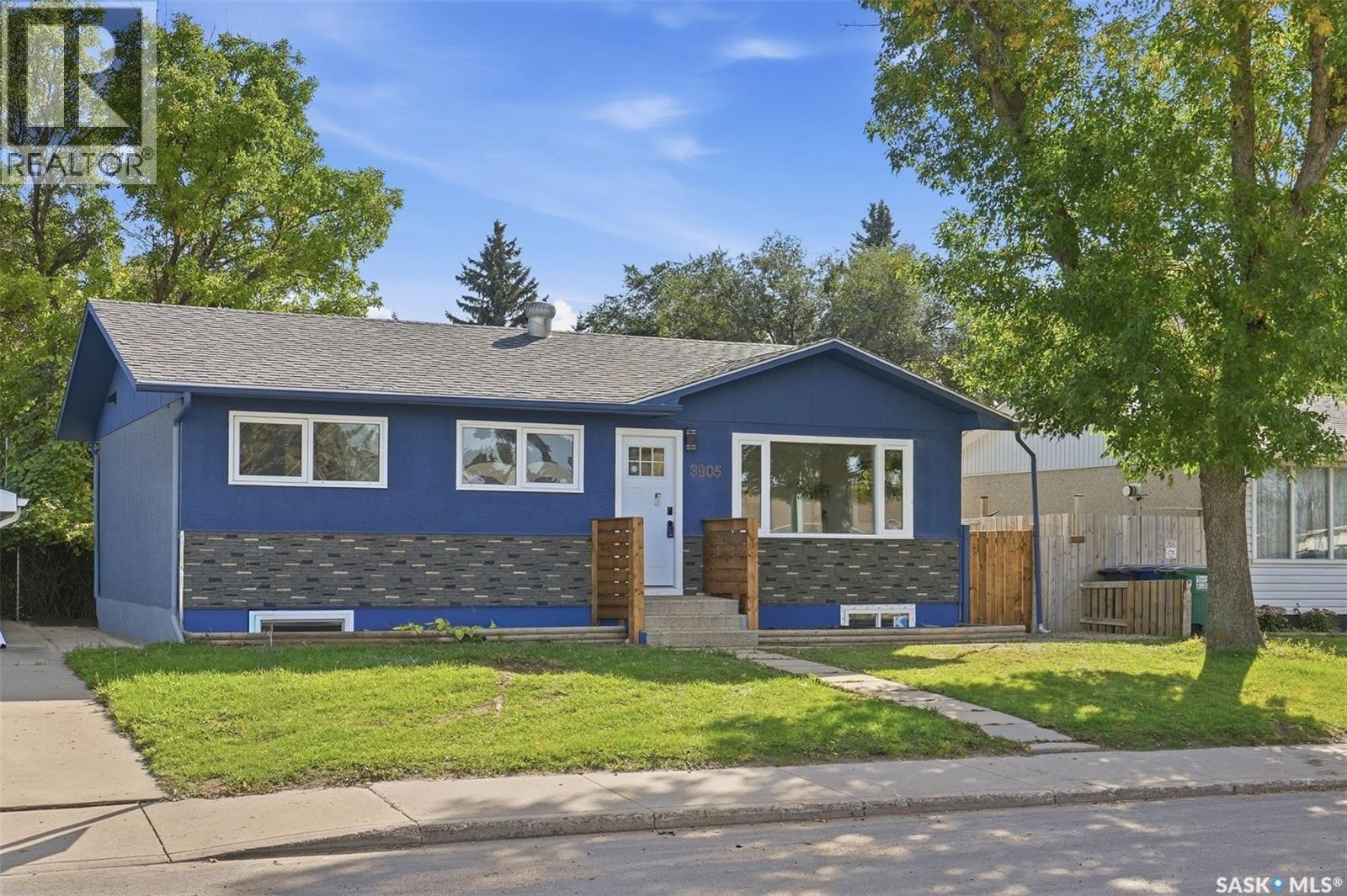3805 Diefenbaker Drive, Saskatoon, SK