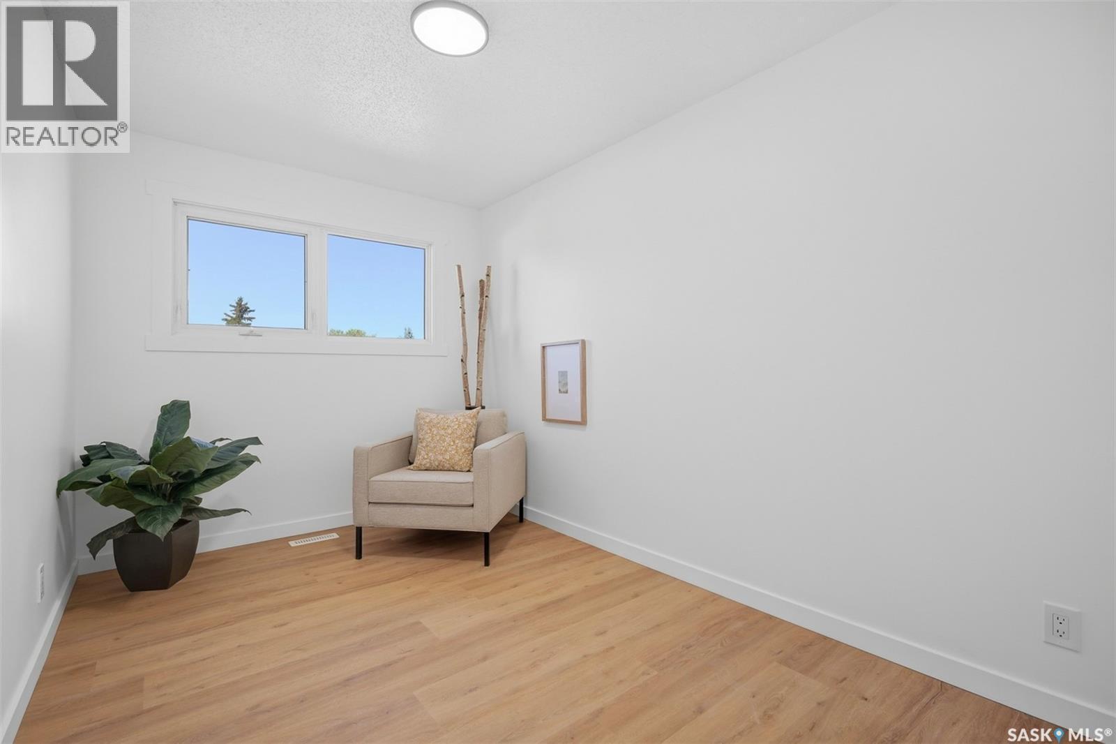 3805 Diefenbaker Drive, Saskatoon, SK