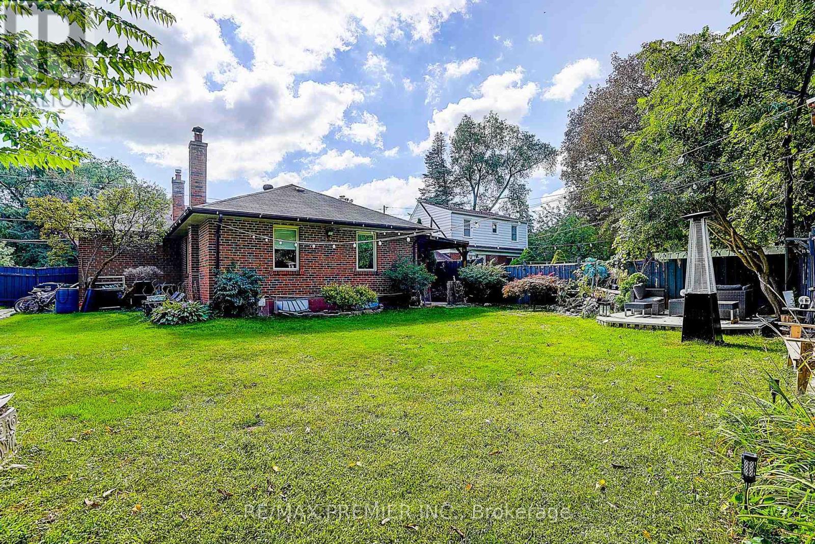445 Selsey Drive, Mississauga, ON