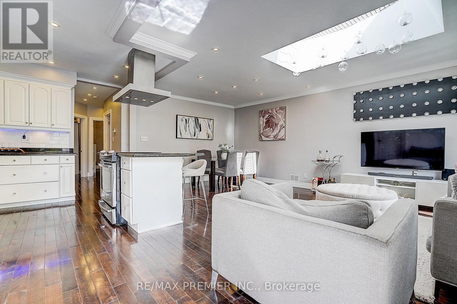 445 Selsey Drive, Mississauga, ON