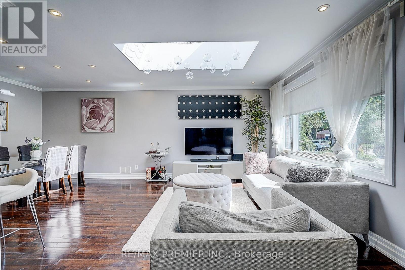 445 Selsey Drive, Mississauga, ON