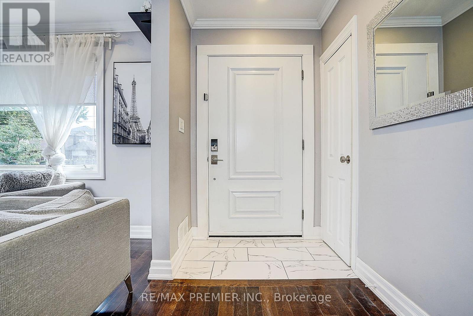 445 Selsey Drive, Mississauga, ON