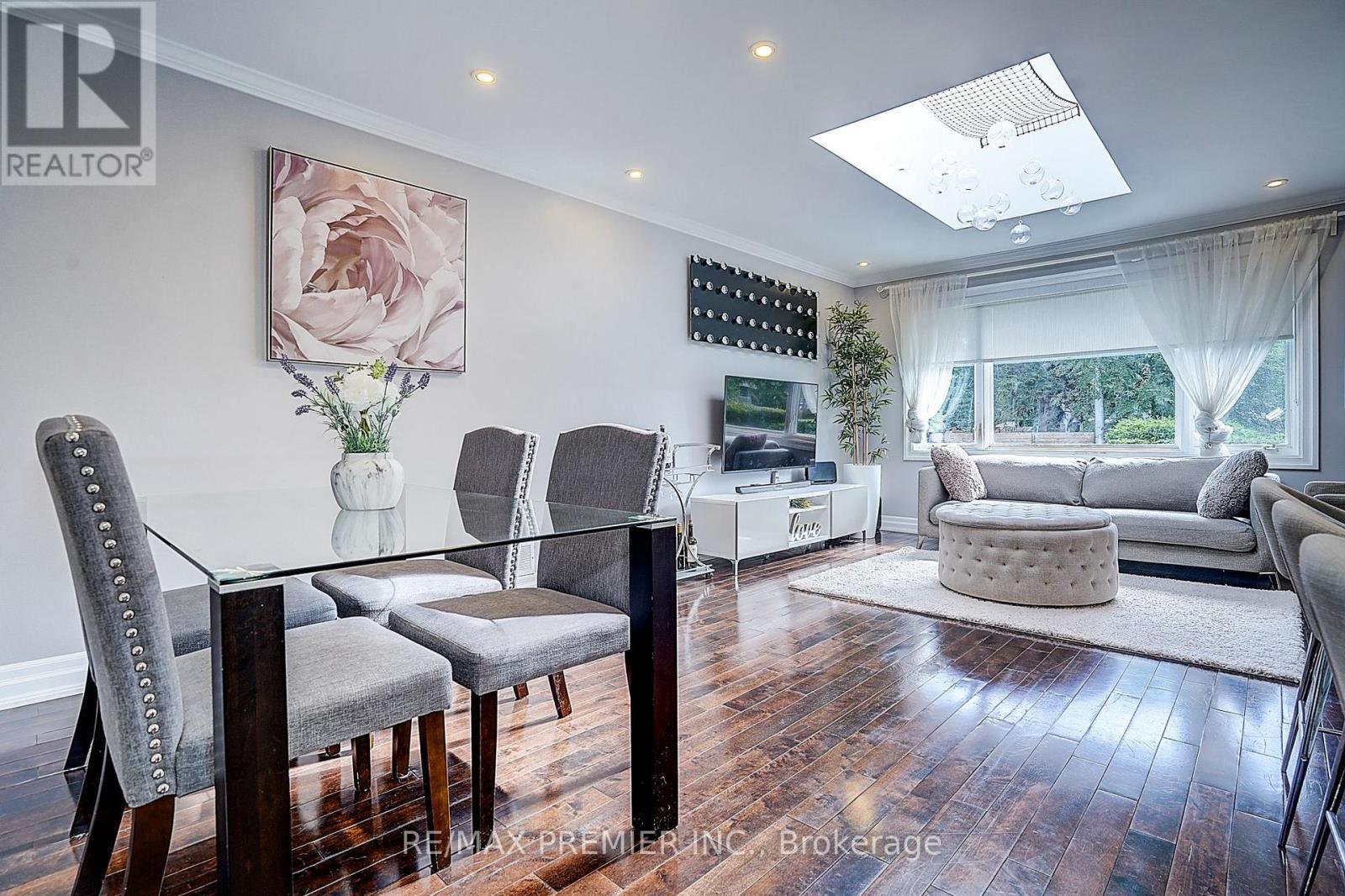 445 Selsey Drive, Mississauga, ON