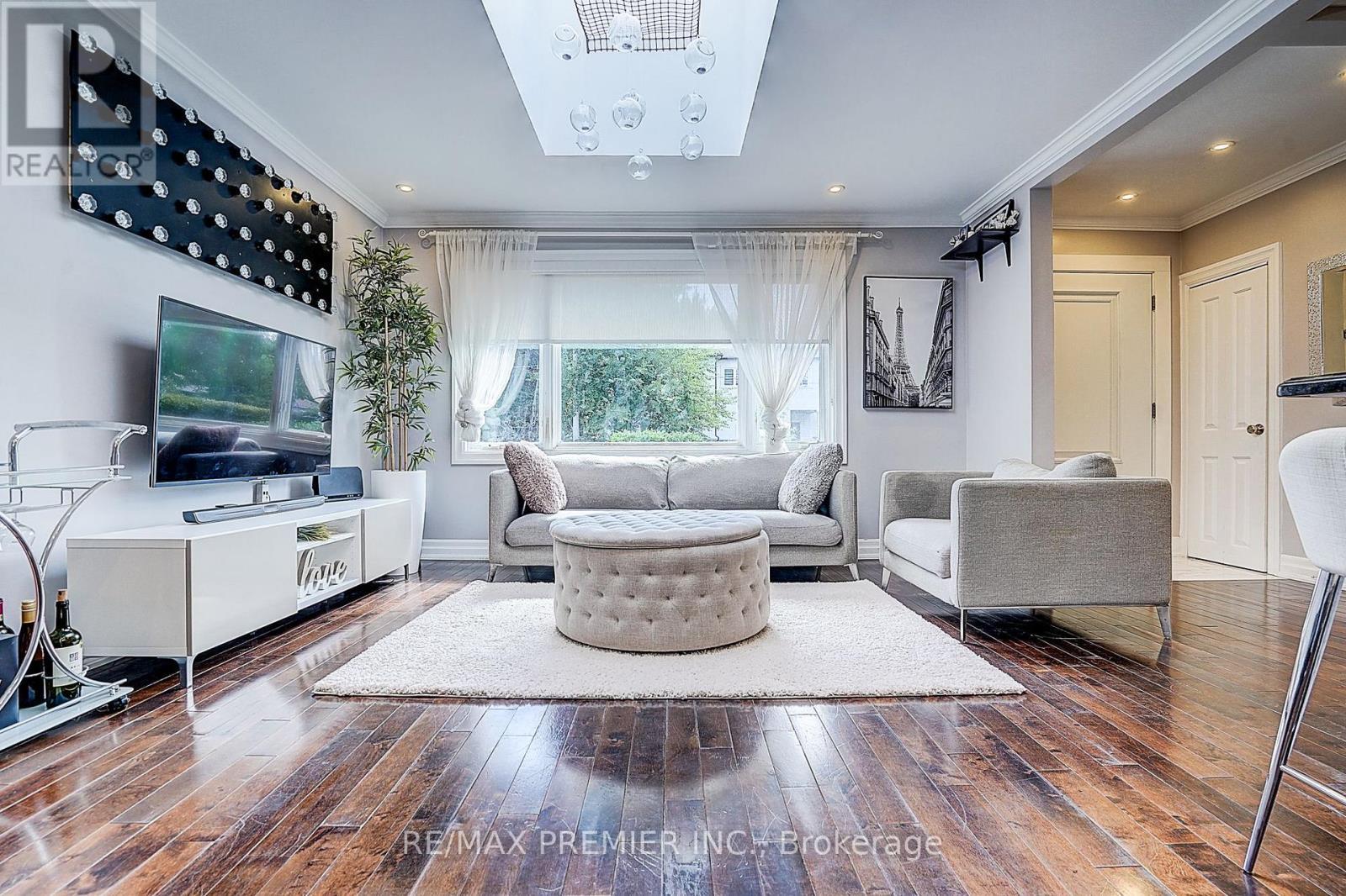 445 Selsey Drive, Mississauga, ON