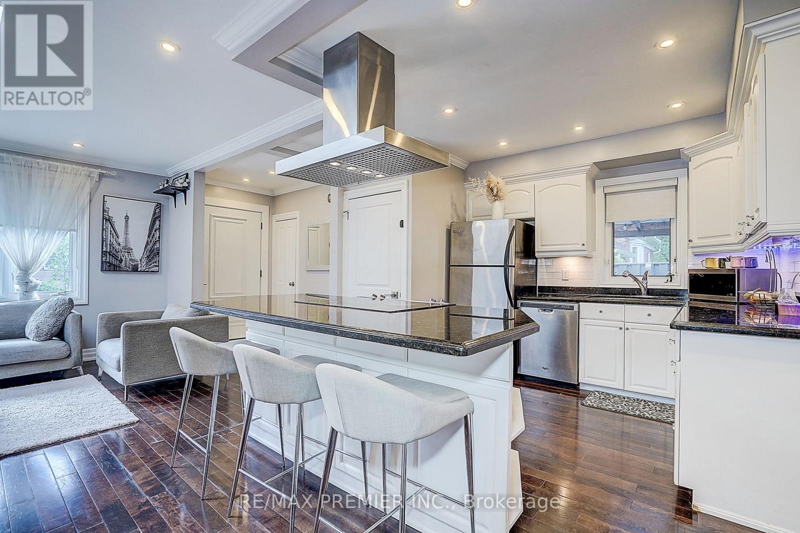 445 Selsey Drive, Mississauga, ON